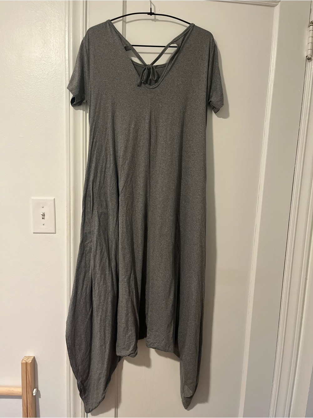 Women's Gray Short-Sleeve, wide leg jumper with Back Tie. Size small